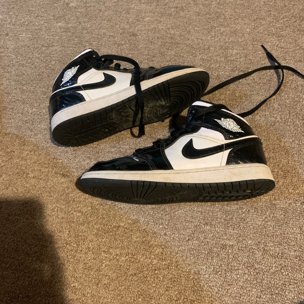 Nike Air Jordan 1 Mid Tops Size 4.5Y